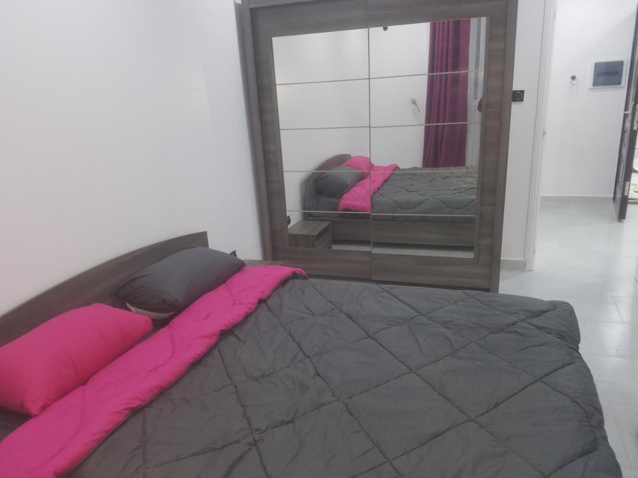 Hostel Les Pins Alger ภายนอก รูปภาพ