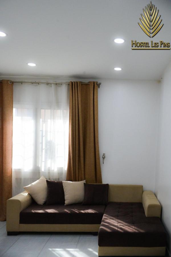 Hostel Les Pins Alger ภายนอก รูปภาพ